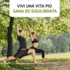Ragazzo e Ragazza fanno yoga dopo aver usato Berberina in capsule WeightWorld