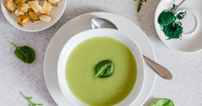 Zuppa verde con Spirulina